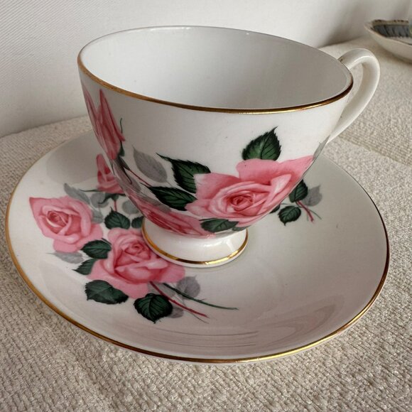 Queen Anne Bone China Tea Cup & Saucer Set With Pink Rose Design - Picture 2 of 15